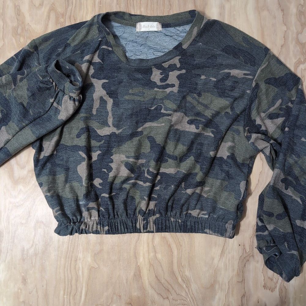 Altar'd State Women Sweater Medium M Green Camo Plain Crop Top Shirt